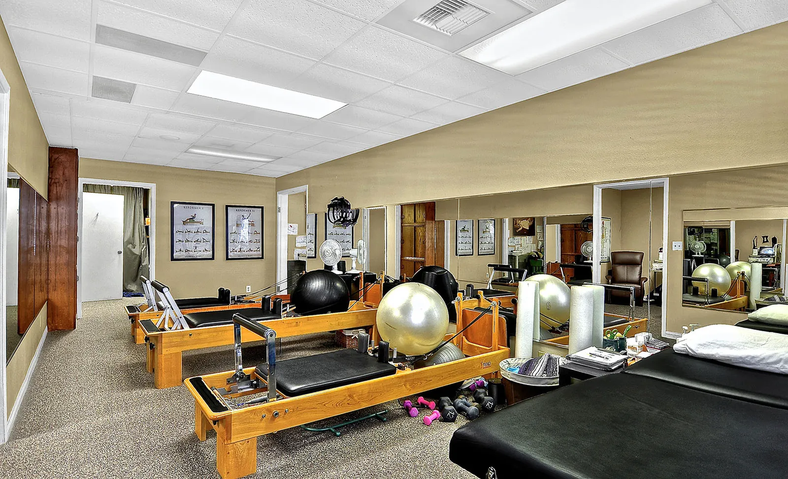 Chiropractic practice exam and consultation room